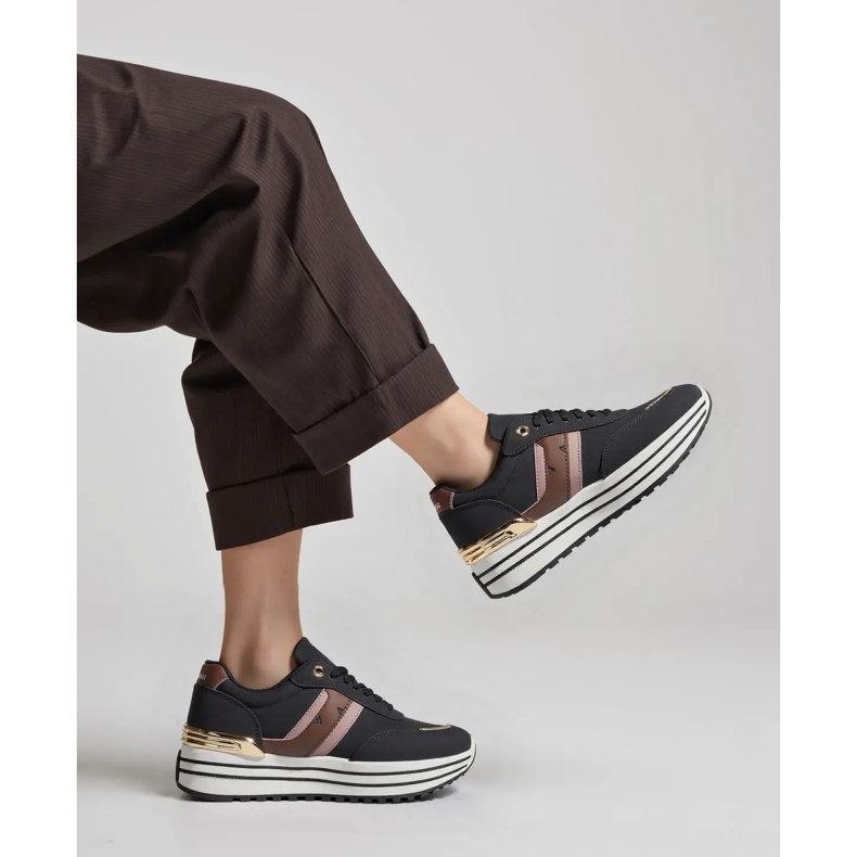 Zapatillas negras de veloxa femenina negro