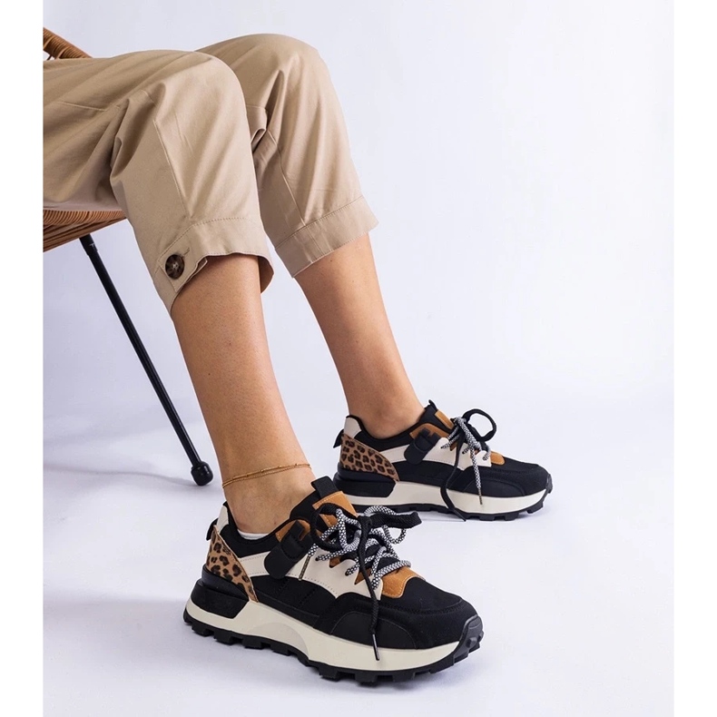 D/CEO Zapatillas negras decoradas con un motivo animal Soria negro