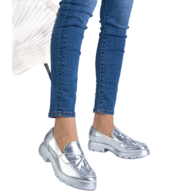 Zapatos clásicos plateados con flecos plata Zapatos clásicos plateados con flecos plata