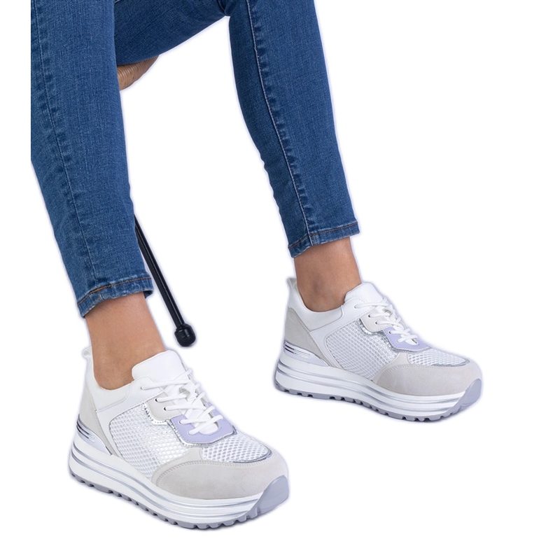 Zapatillas de deporte de mujeres blancas con inserción metálica blanco Zapatillas de deporte de mujeres blancas con inserción metálica blanco