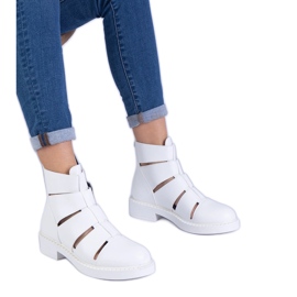 Botas blancas con eco -leather con recortes de cañón plano blanco