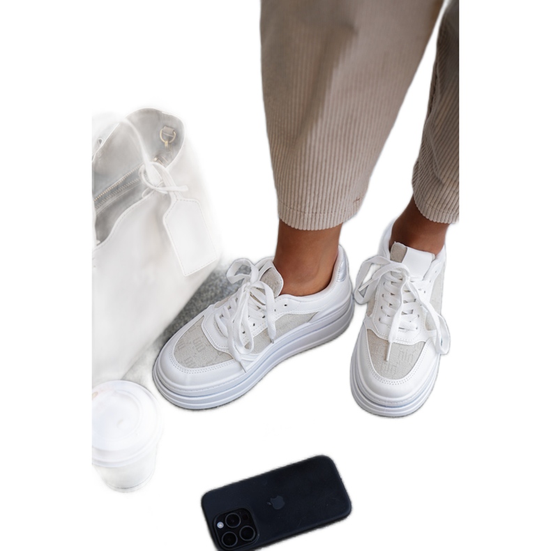 Zapatillas de deporte para mujeres con un patrón blanco Zapatillas de deporte para mujeres con un patrón blanco