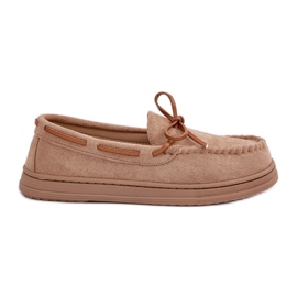 Mocasines de mujer en un beige plano