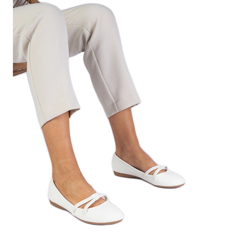 Ballerinas de mujeres blancas con un Matt Eco -Leather blanco