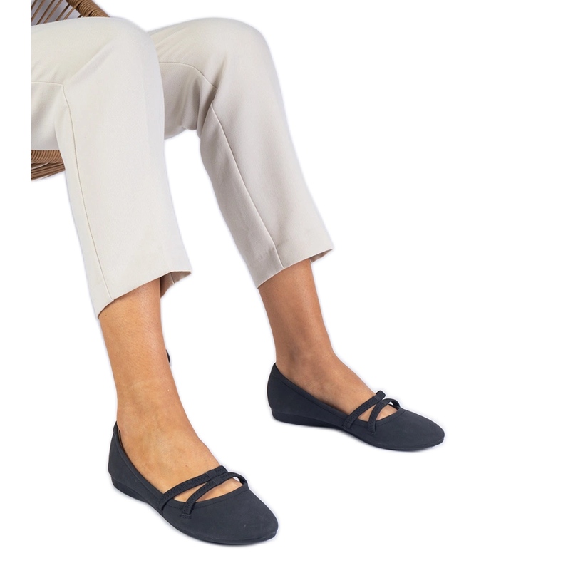 Ballerinas de mujeres negras hechas de Matt Eco -Leather negro