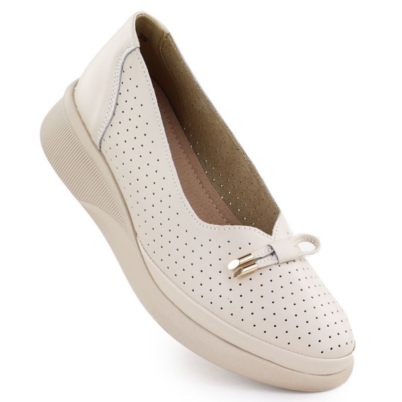 Zapatos en la plataforma de trabajo abierta de Vinceza 7896 beige