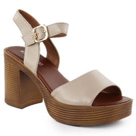 Sandalias de mujeres en el post beige M. Daszyński MR24146-2