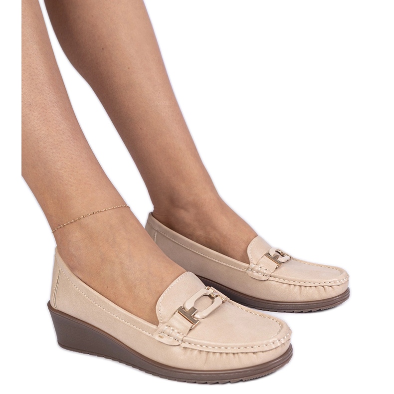 Moccasines de cuña para mujeres beige con anchoos de Eco -Leather