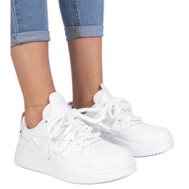 Zapatillas de deporte de mujeres blancas con cordones gruesos blanco
