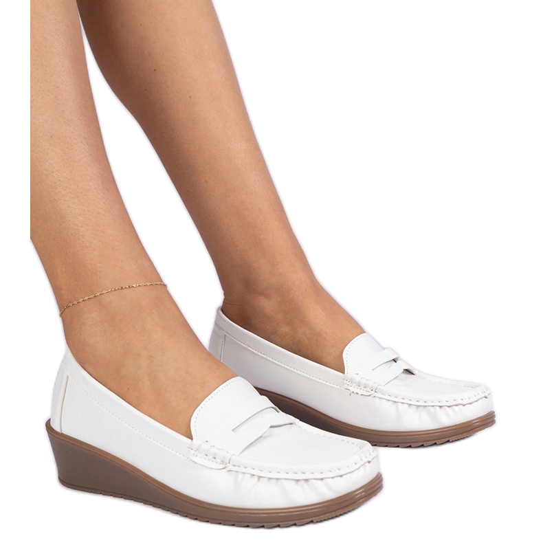 Moccasines de cuña de mujeres blancas blanco