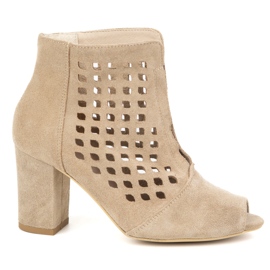 Exquisite Botas de ante Openwork para mujeres en la publicación beige 1554EX