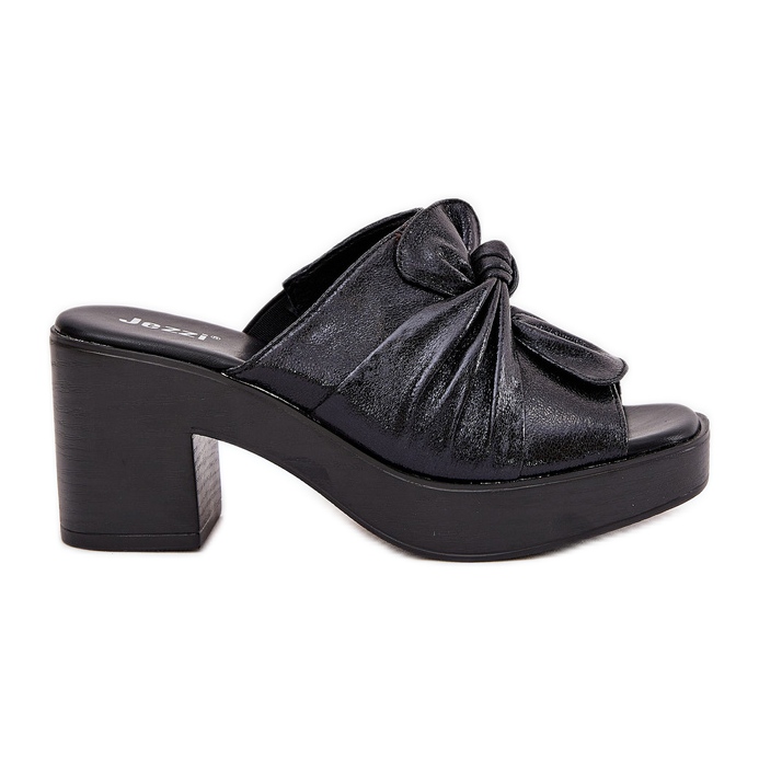 Jezzi Chanclas para mujeres en el poste de cuero ecológico negro