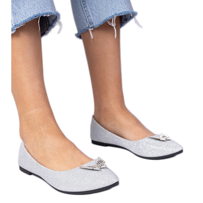 Ballerinas de brillo para mujeres plateadas con una mariposa plata Ballerinas de brillo para mujeres plateadas con una mariposa plata