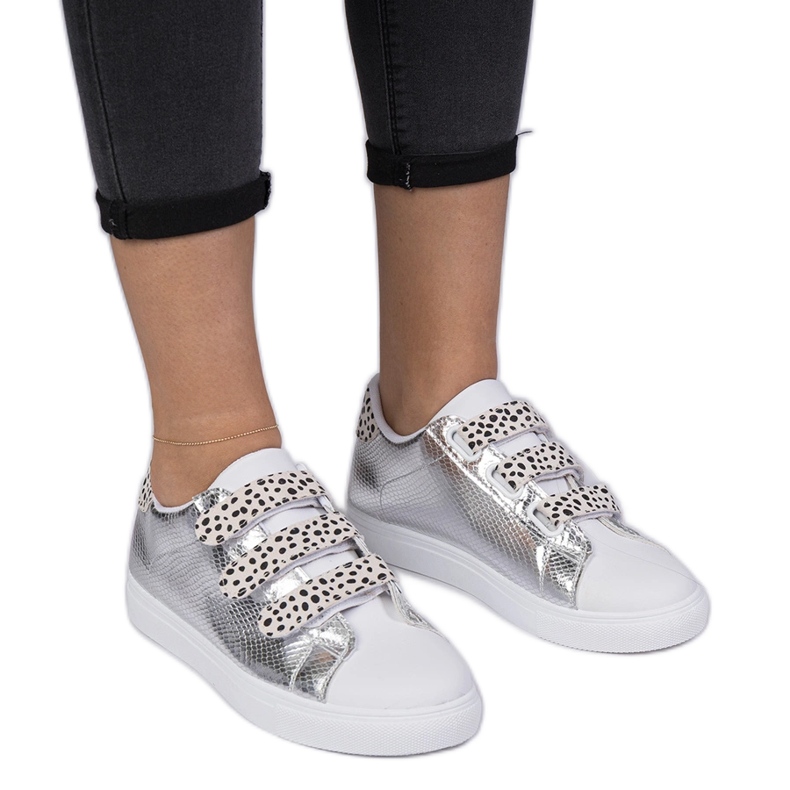 Zapatillas plateadas con acabado de velcro animal plata