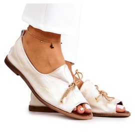 Ballerinas de cuero femenino Zazoo 2660/004 Blanco y oro