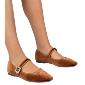 Ballerinas de terciopelo de mujeres marrones con hebilla marrón