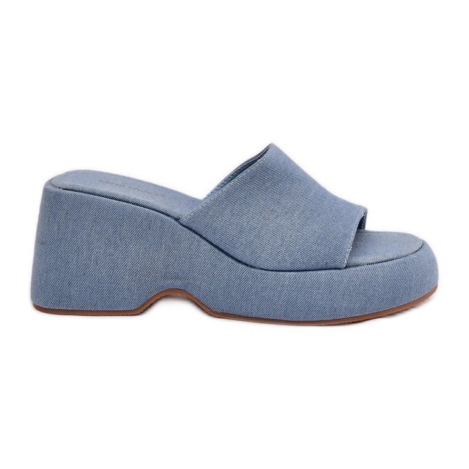Material de chanclas para mujeres en la plataforma y las cuñas de mezclilla azul