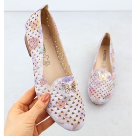 Zapatos para mujeres de tacón bajo con flores M. Daszyński SA222-3 multicolor