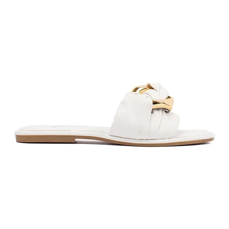 Chanclas blancas planas de mujer con una decoración dorada blanco