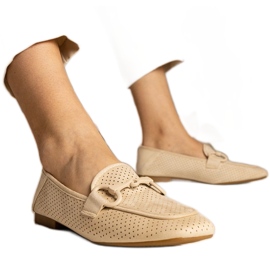 Mocasines abiertos para mujeres beige con un adorno