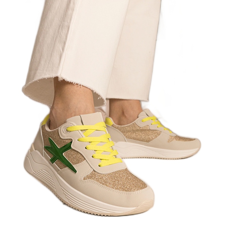 Zapatillas deportivas beige femeninas con brillo