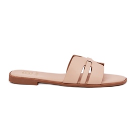 Chanclas para mujeres de cazón plano con recortes de cuero ecológico beige