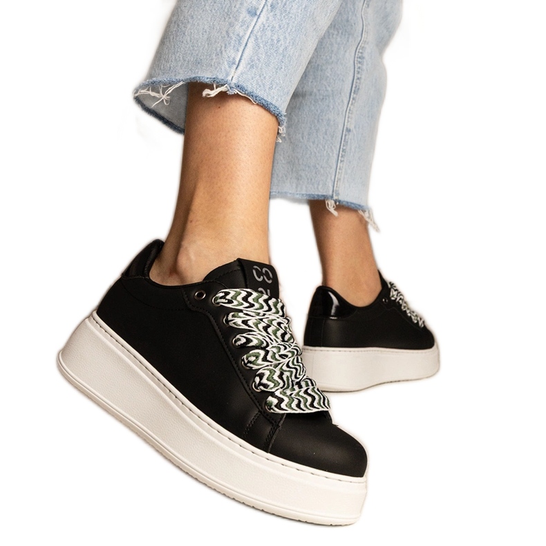 Zapatillas de zapatillas negras con cordones masivos = negro