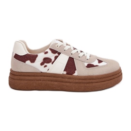 Zapatillas para mujeres en la plataforma en parches beige