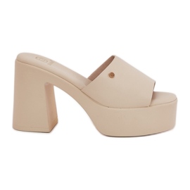 Zapatillas de cuero ecológica para mujeres en la plataforma de mendigo poste y ligero beige