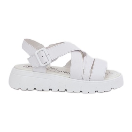 Sandalias de cuero para mujeres en la plataforma con una hebilla blanca blanco Sandalias de cuero para mujeres en la plataforma con una hebilla blanca blanco