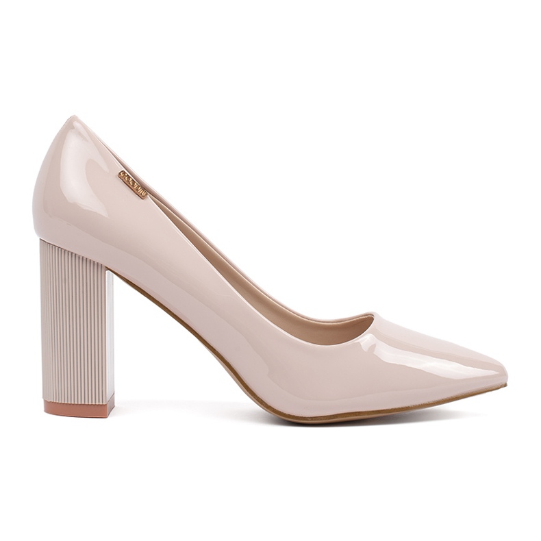 Goodin Bombas lacadas beige en el pilar