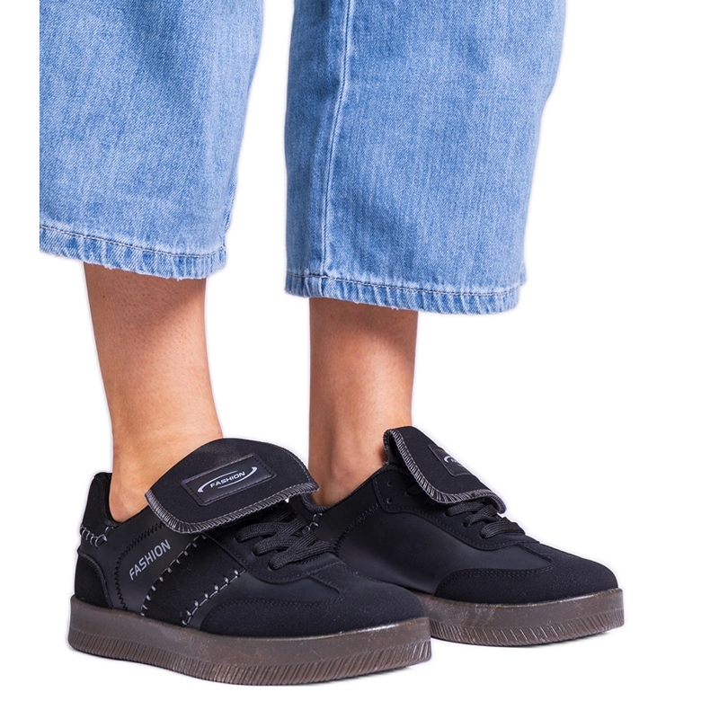 Zapatillas negras con plataforma y costuras. negro Zapatillas negras con plataforma y costuras. negro