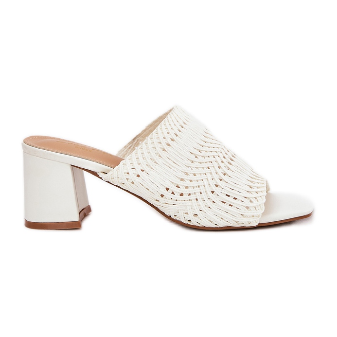 Chanclas para mujeres con tacones blancos