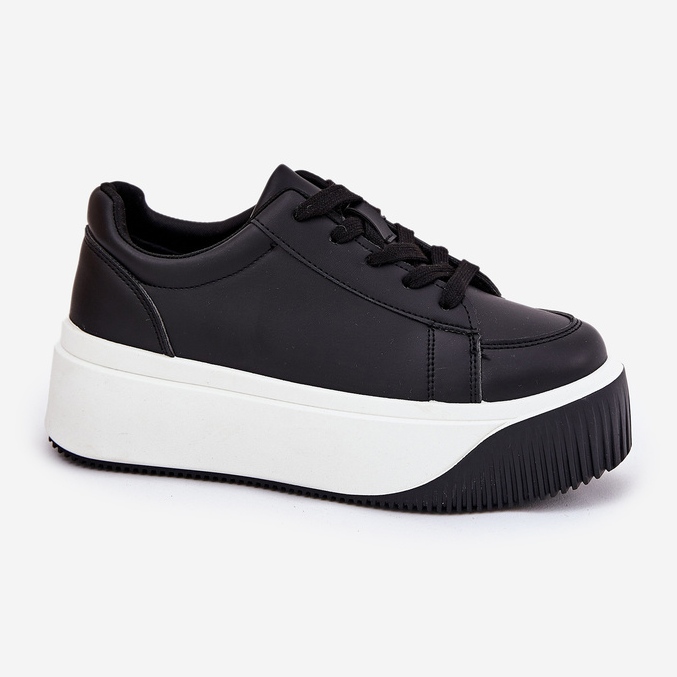 Zapatillas de deporte en una plataforma masiva suave de negro