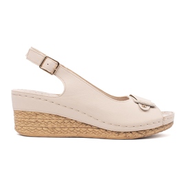 Goodin Light -Seige Sandals en una cuña baja beige