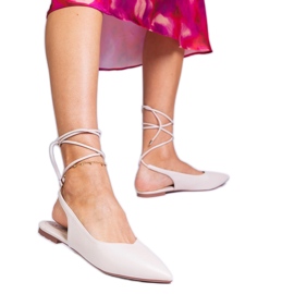 Tacones planos beige hechos de eco -ulather