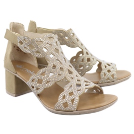 Tacones altos de las mujeres en Rieker 64773-61 Sandalias beige