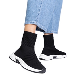 Botas de zapatillas de deporte de deportes negros con una parte superior de calcetín Botas de zapatillas de deporte de deportes negros con una parte superior de calcetín