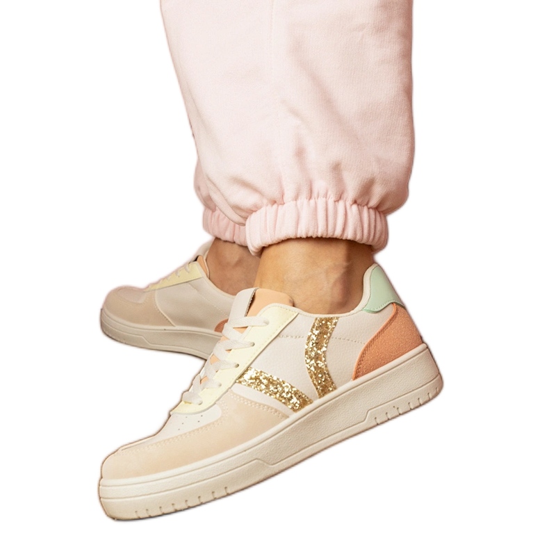 Zapatillas beige zapatillas decoradas con brillo Zapatillas beige zapatillas decoradas con brillo