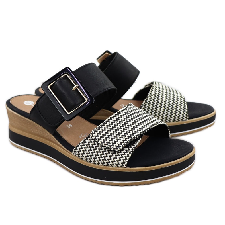Godas de cuero para mujeres en las cuñas Black Remonte D6463-03 negro
