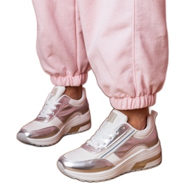 Zapatillas blancas con circones y una inserción metálica blanco Zapatillas blancas con circones y una inserción metálica blanco
