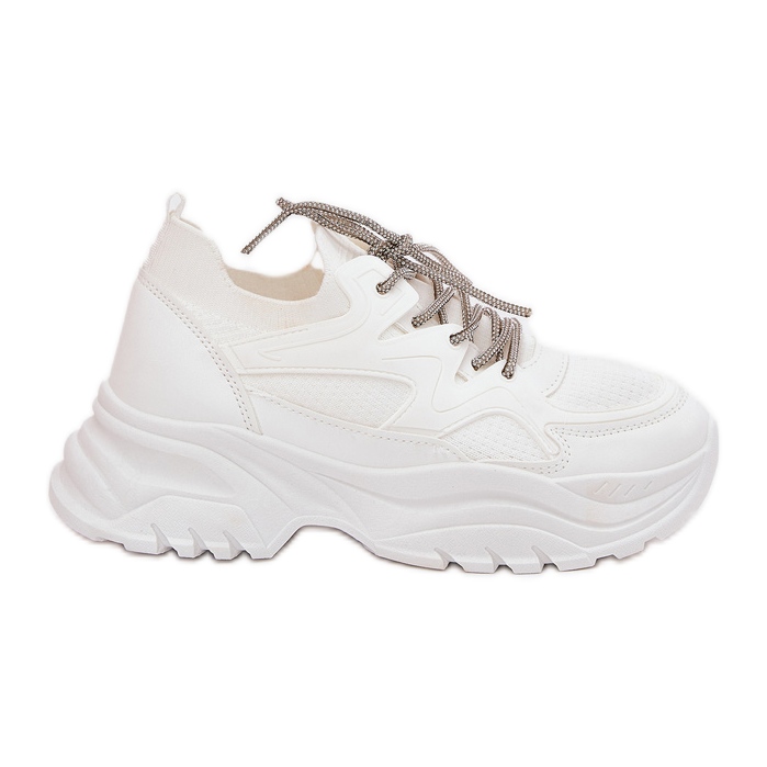 Zapatillas de deporte para mujeres en una plataforma decorativa de cordones blancos