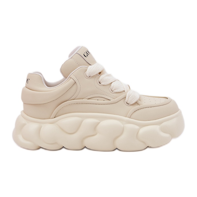 Zapatillas de deporte de cuero para mujeres en la plataforma masiva GOE RR2N4043 beige