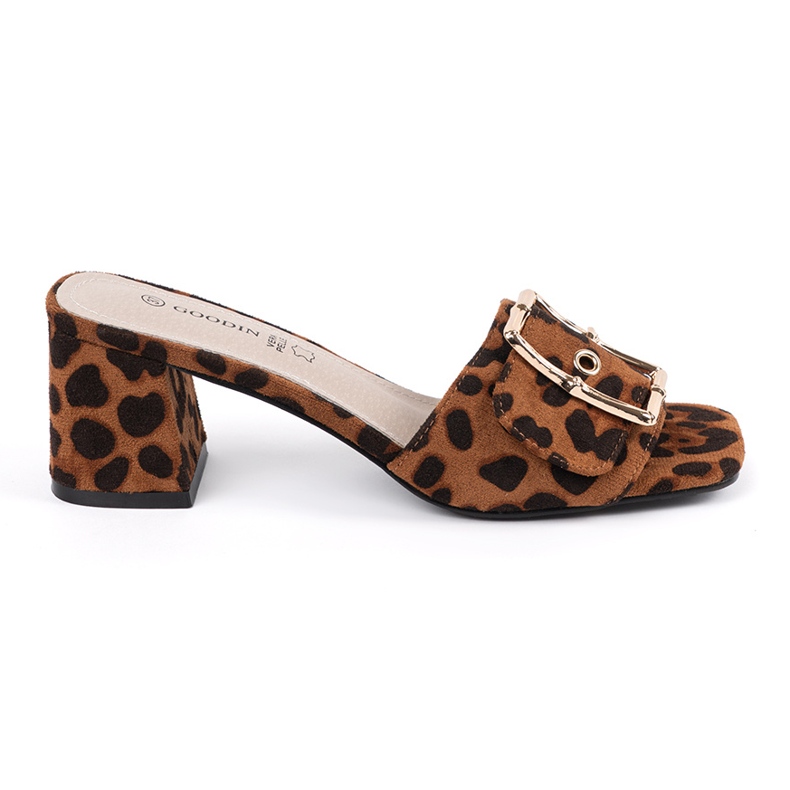 Goodin Tweed chanclas en un pistón de leopardo marrón