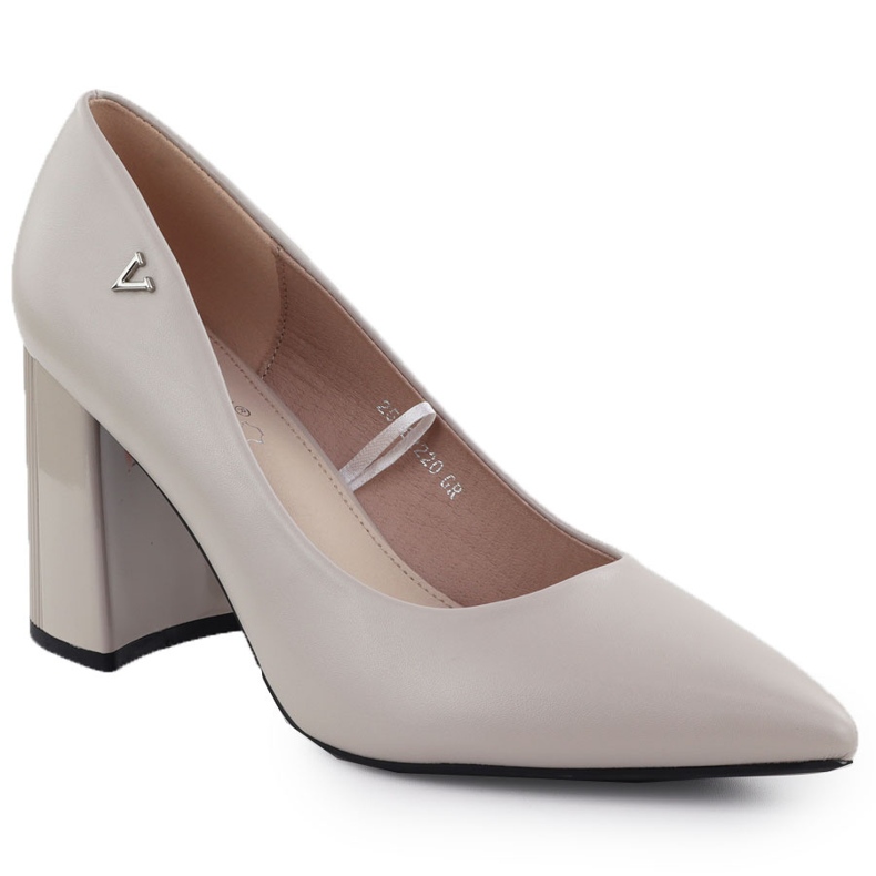 Bombas para mujeres en un pilar gris decorativo Vinceza 62220