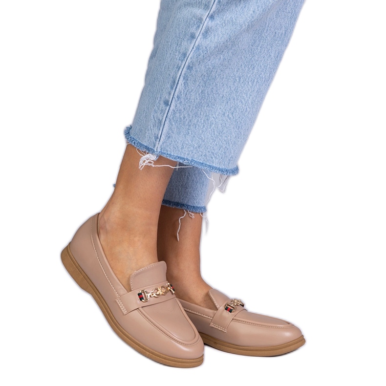 Mocasines marrones con una decoración dorada marrón Mocasines marrones con una decoración dorada marrón