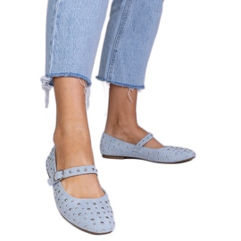 Bailarinas azules con tachuelas y hebillas Bailarinas azules con tachuelas y hebillas