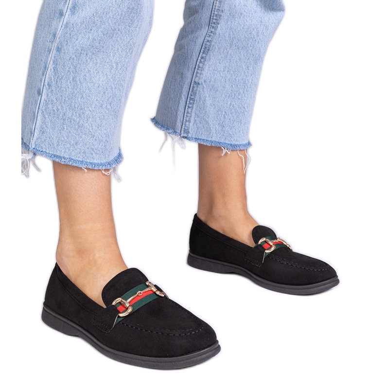 Mocasines negros de Ekozamsz con una decoración dorada Mocasines negros de Ekozamsz con una decoración dorada