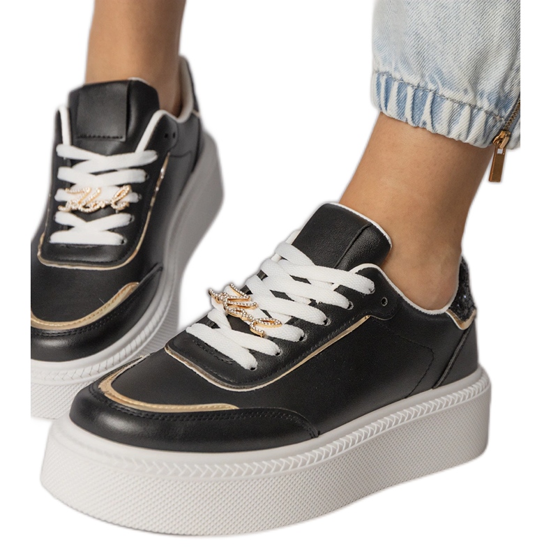 Zapatillas negras decoradas con brillo y circones negro Zapatillas negras decoradas con brillo y circones negro