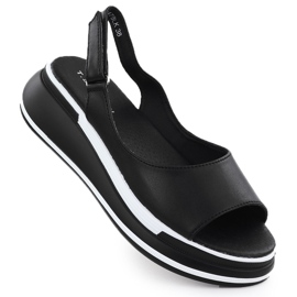 Sandalias de cuero para mujeres en cuñas Black T.Sokolski L25-247 negro